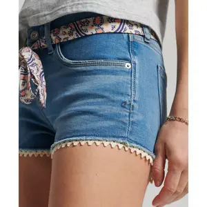 Mini-calções de renda feminina Superdry image-2