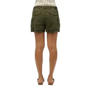 Shorts cargo da donna Superdry image-1