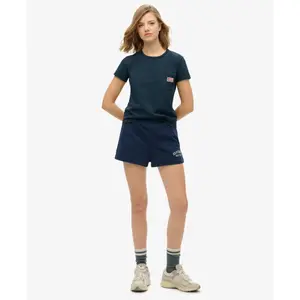 Short deportivo con estampado Essentials para mujer Superdry image-2