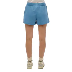 w7110462a-7mn-logo-shorts-aus-garment-dye-fur-damen-superdry-kopenblau