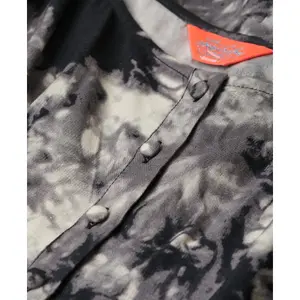 Vestido caraco midi con botones estampado para mujer Superdry image-6