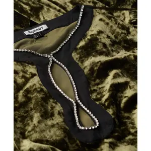 Short velvet dress adorned with rhinestones for women Superdry image-6