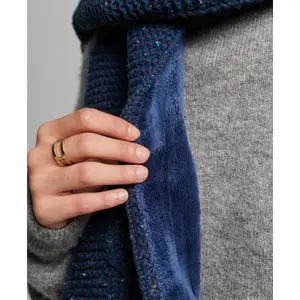 women's cable knit scarf Superdry image-2
