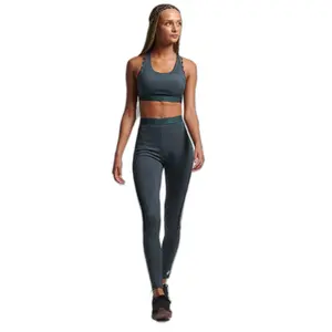 Pernas de mulher Superdry Train image-0