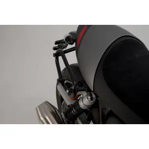 Υποστήριξη πλαϊνής τσάντας δεξιάς SW-Motech SLC. Triumph Thruxton RS (19-). image-1