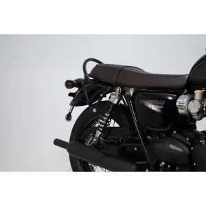 Väskhållare på höger sida SW-Motech SLC. Triumph Bonneville T100 (16-) / T120 (15-). image-1