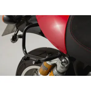 Υποστήριξη αριστερής πλαϊνής τσάντας SW-Motech SLC. Triumph Thruxton 1200/R (16-19), TFC (18-). image-1