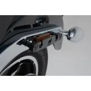 Portabolsas lateral izquierdo SW-Motech SLH LH2. Harley Davidson Softail Low Rider/S (17-). image-0