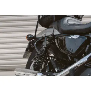 Υποστήριξη πλαϊνής τσάντας δεξιάς SW-Motech SLC. Harley Davidson Sportster modèles (04-). image-3
