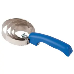 Round metal Curry Comb T de T