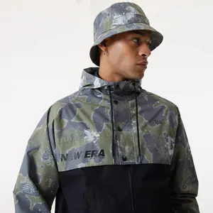Vindtät jacka New Era Utility AOP image-1