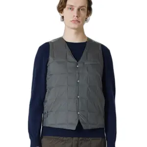 Ärmellose Daunenjacke mit Basic-Knopfleiste und V-Ausschnitt Taion image-0