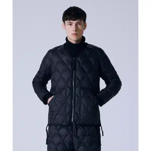 Casaco militar com decote em V e fecho de correr Taion Soft Shell image-1