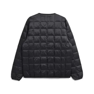 Übergroße, geknöpfte Basic-Daunenjacke mit Rundhalsausschnitt Taion image-2