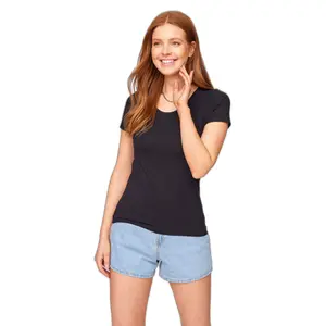 Camiseta entallada de mujer con cuello redondo Tamaris Alba image-1