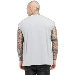 T-Shirt in regulärer Passform Tapout Skull Tank image-3