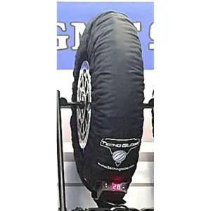 hot-tyre-av-warmende-decke-vor-tecnoglobe-schwarz-tu