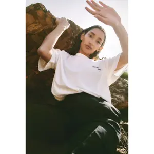 Camiseta de mujer TheJoggConcept Petri image-3