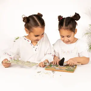 Carpenter's apprentice game with dinosaur figurines + cork plate printed on two sides Totum Dino Forever image-4