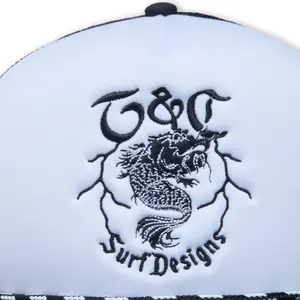 Boné trucker Town & Country Surf Designs Koi image-3