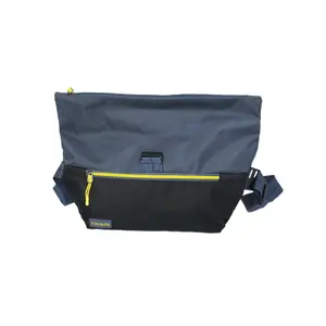 Shoulder Bag travelite Color Craze image-4