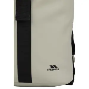 Backpack Trespass Study image-4