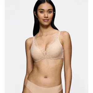 Sujetador acolchado con aros para mujer Triumph Body Make-Up Illusion Lace image-1