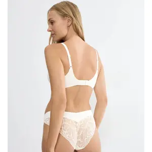 Sujetador acolchado con aros para mujer Triumph Body Make-Up Illusion Lace image-3