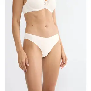 Γυναικείο σλιπάκι Triumph Body Make-Up Illusion Lace Tai image-1