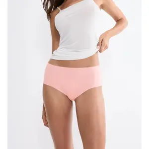 Women's panties Triumph Pretty Micro Maxi image-2