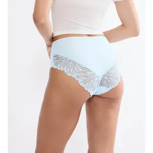 Women's panties Triumph Pretty Micro Maxi image-3