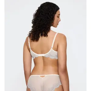Damesbeha met kant Triumph Comfort Glam WH image-2