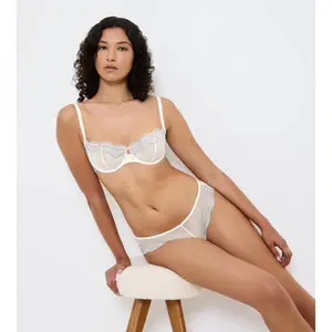 Damesbeha met kant Triumph Comfort Glam WH image-3