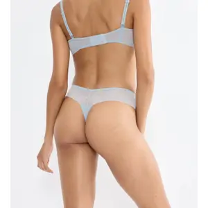 Women's thong Triumph Breathe & Lift Smart image-3