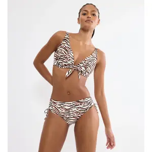 Women's swimsuit top Triumph Wild W image-2