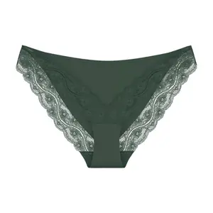 Női tanga Triumph Lovely Micro image-0