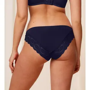 Women's thong Triumph Lovely Micro image-2