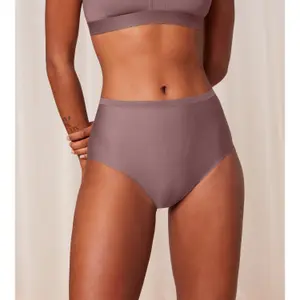 Women's maxi panties Triumph Shape Smart image-2