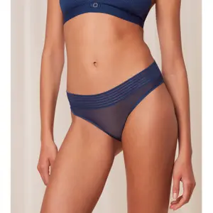 Women's tai panties Triumph Tempting Sheer Highleg image-2