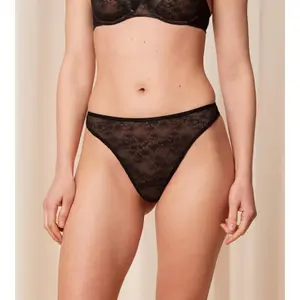 High Waist String Frau Triumph Bright Spotlight image-1