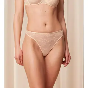 High Waist String Frau Triumph Bright Spotlight image-1