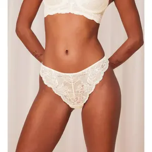 String Frau Triumph Highleg Brazilian image-1