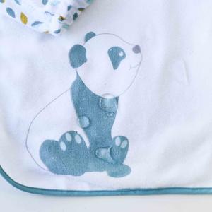 808-5370-zastera-na-krmeni-trois-kilos-sept-panda-bila-zelena-tu