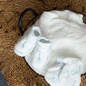 Baby Slippers Trois Kilos Sept Sophie la Girafe image-1