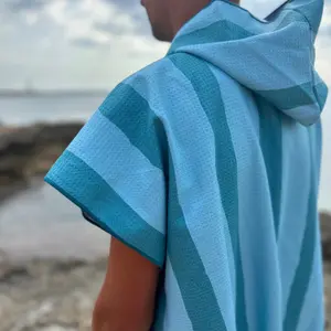Poncho Tropesa Oscar image-2