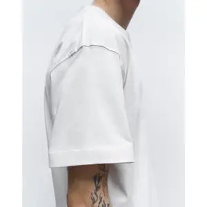 T-shirt True Blanks image-3