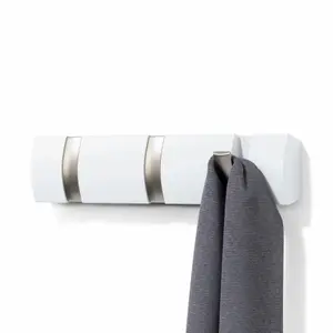 Gancio per 3 appendiabiti Umbra Flip image-1