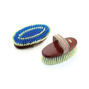 Syntetyczna szczotka do grzebania koni Umbria Equitazione image-0