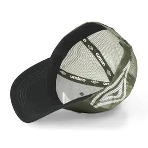 Gorra con red Umbro image-2