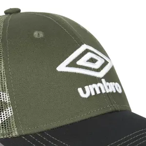 Gorra con red Umbro image-3